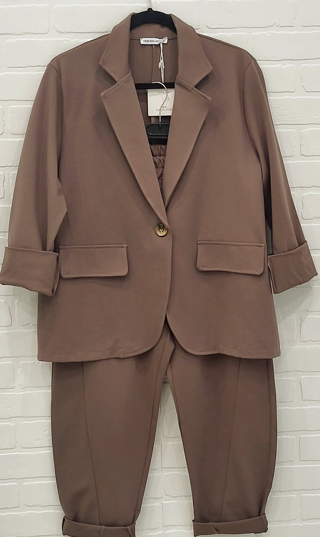 Cama Casual  Suit