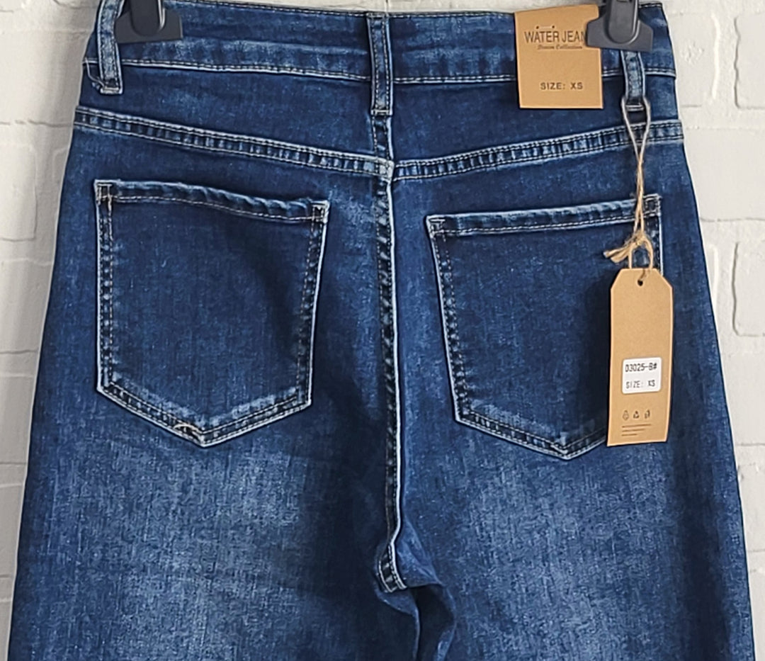 Water Denim  Cropped Jeans