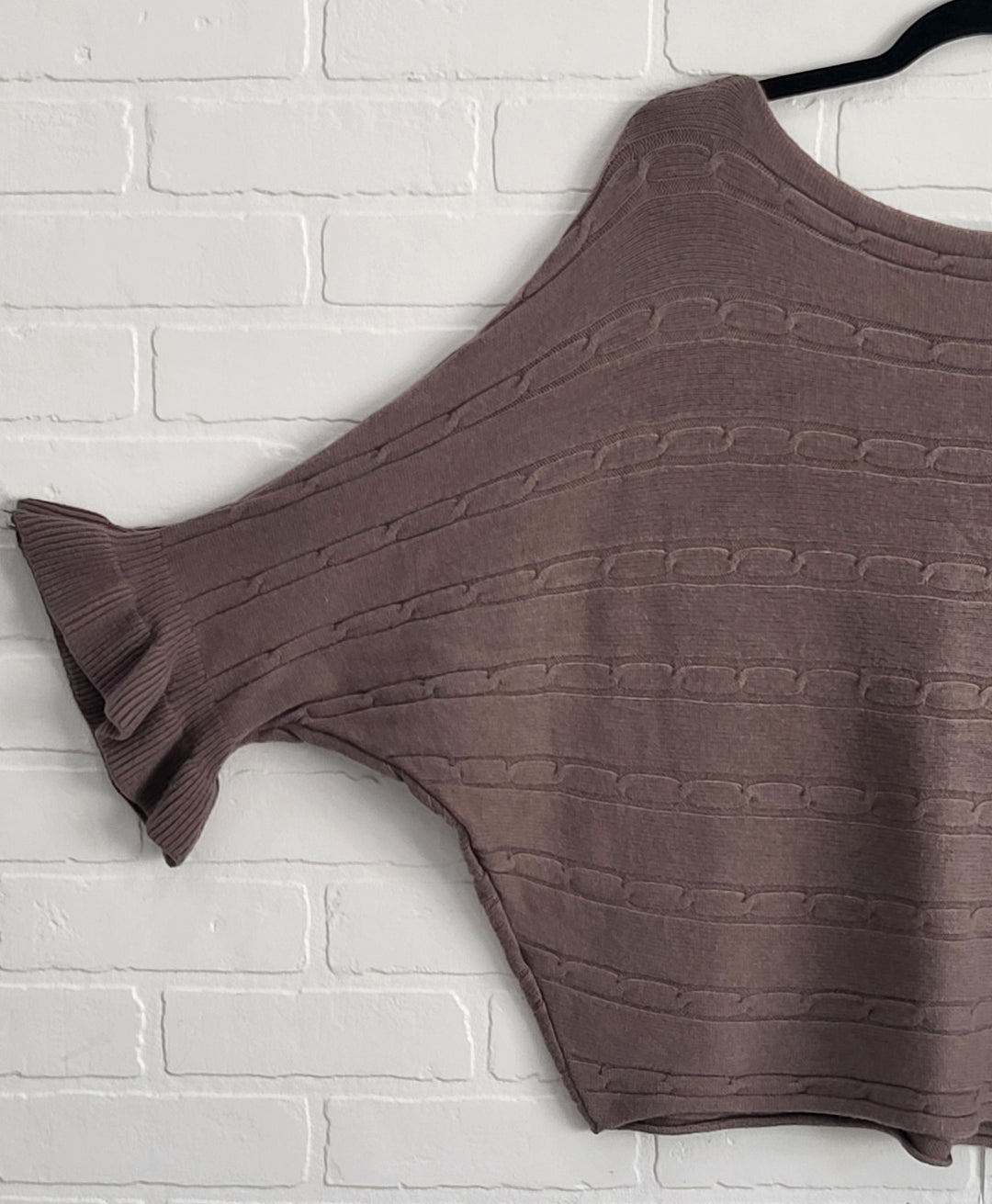 Cable Stiched Ruffle 3/4 Sleeve Knit Top