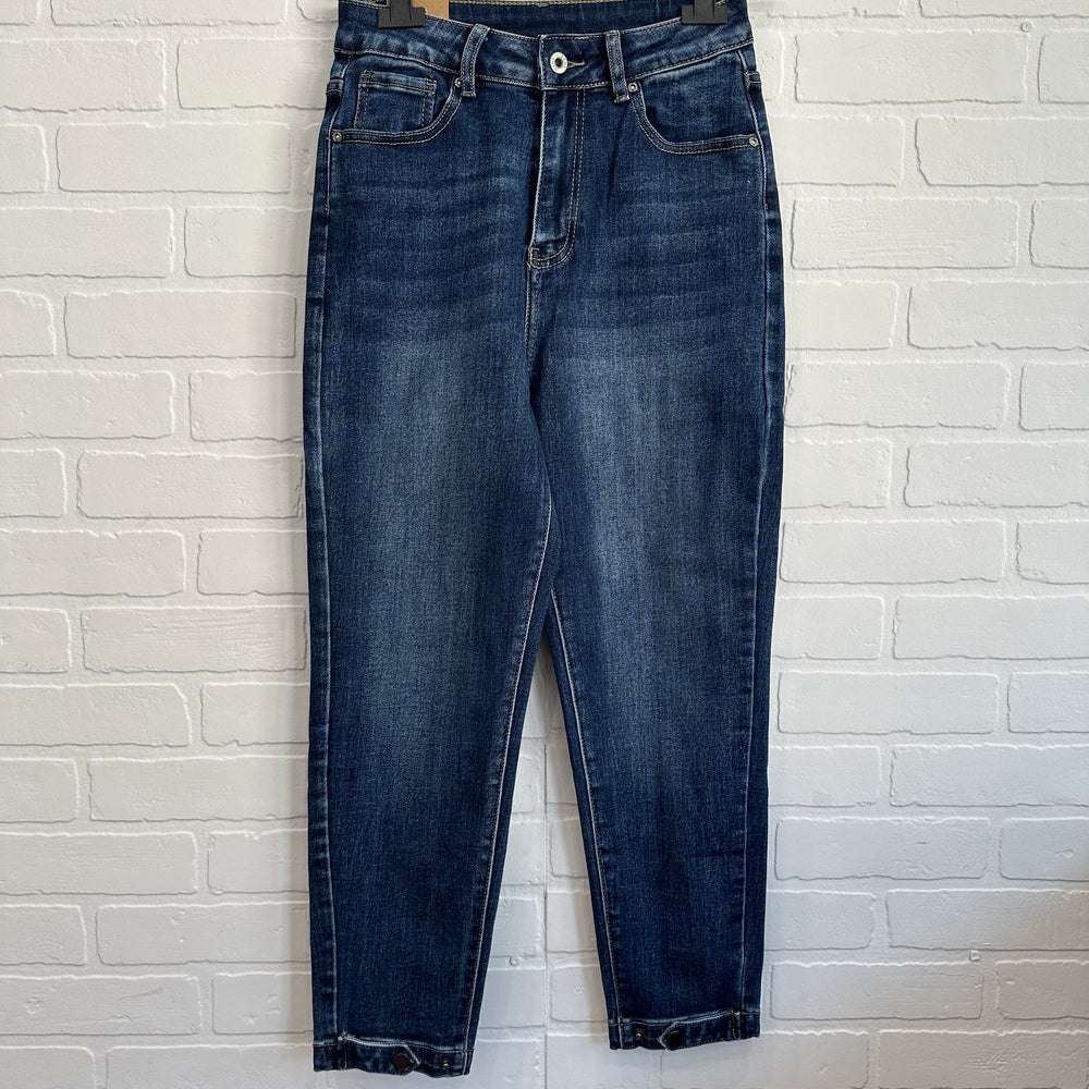 Carrot Jeans
