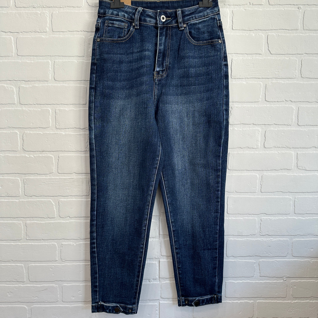 Carrot Jeans