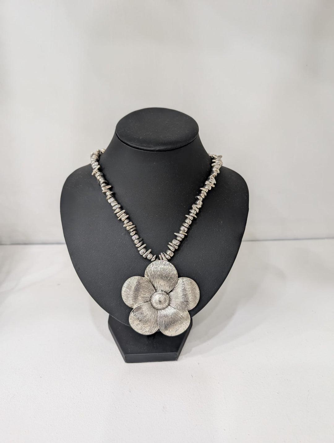 Flower necklace