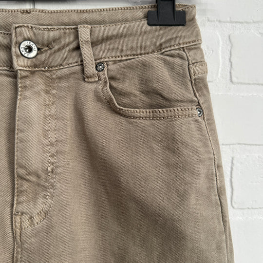 Carrot Jeans