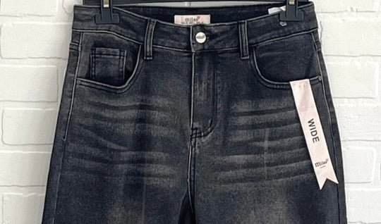 Milas barrel style jeans
