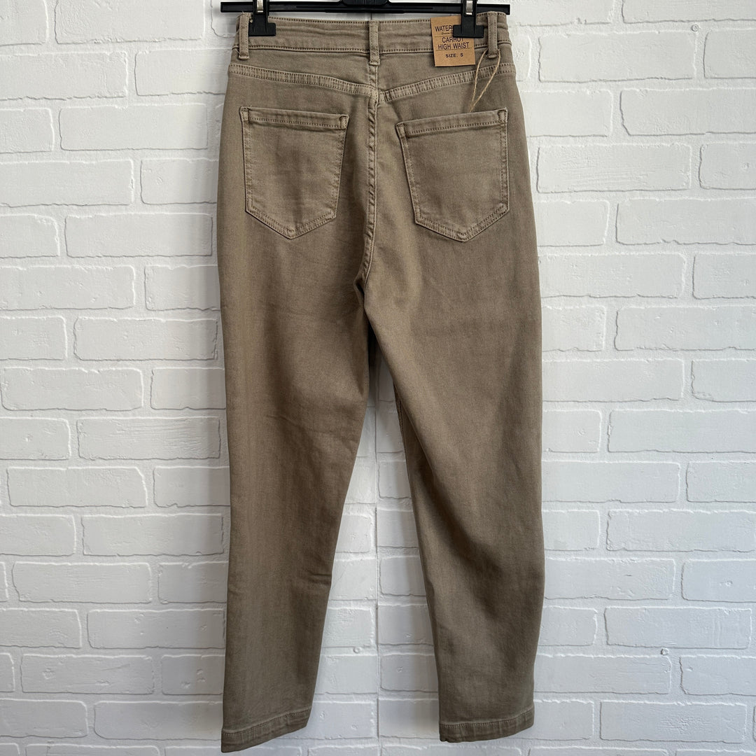 Carrot Jeans