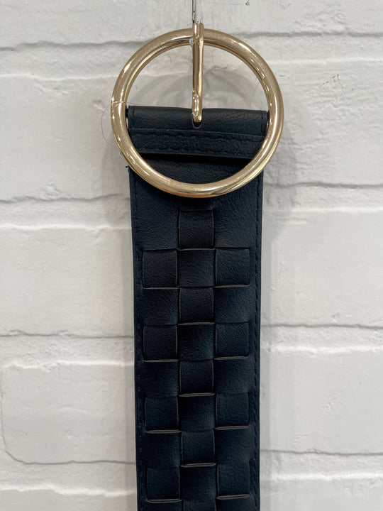 Round gold buckle belt