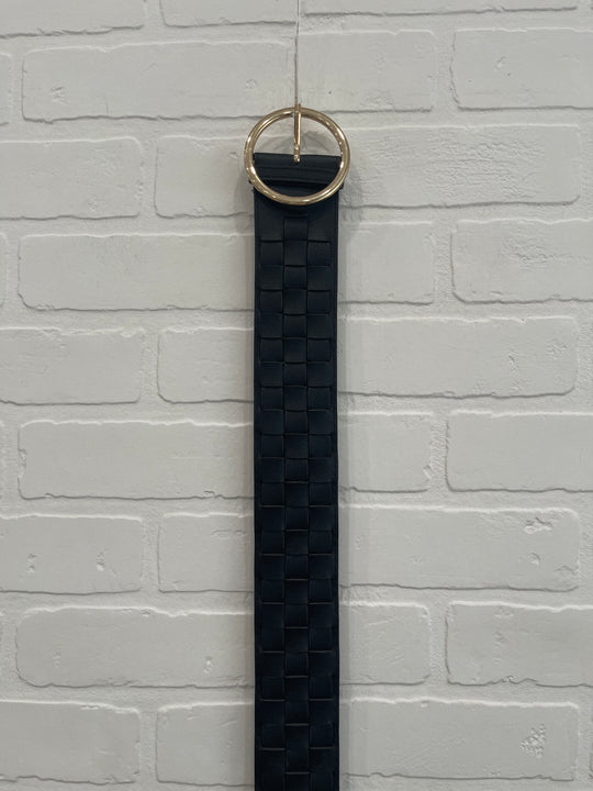 Round gold buckle belt