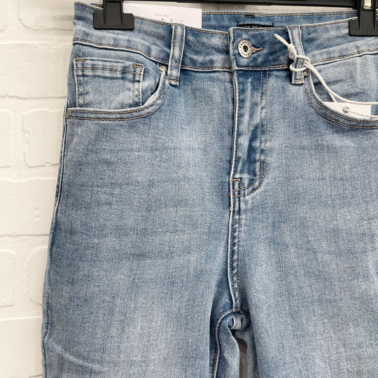 Cher Jeans