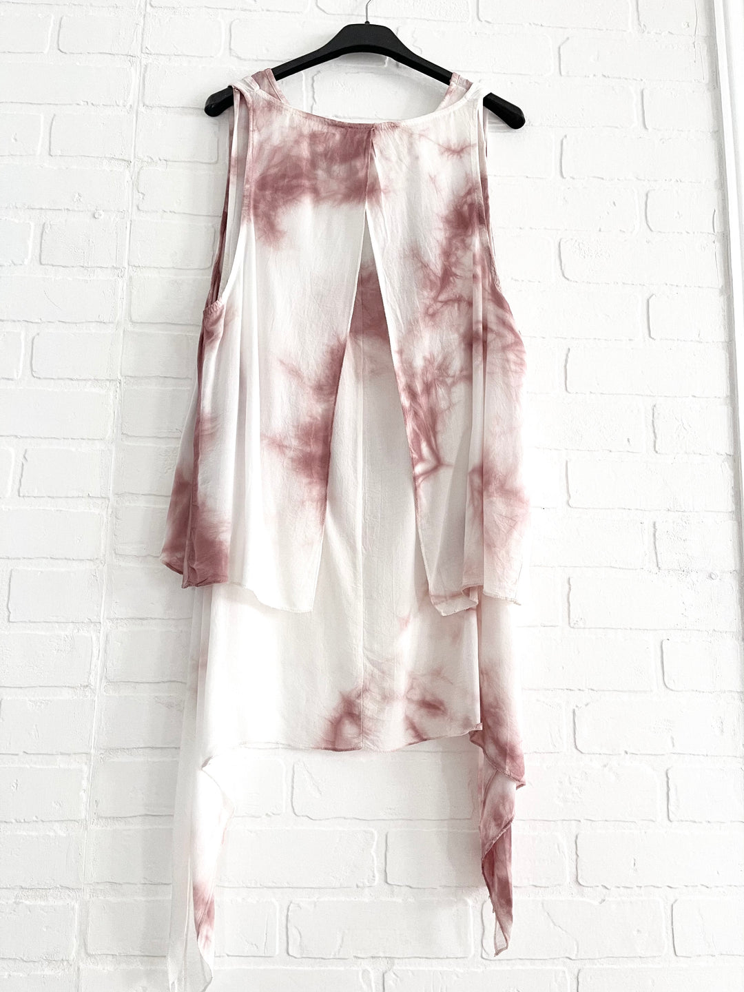 Red wine tie dye