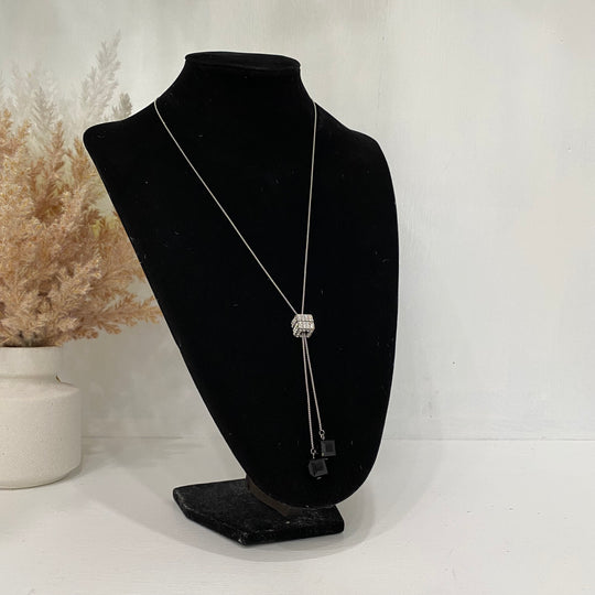 Collier en argent avec pendentif bijou carré