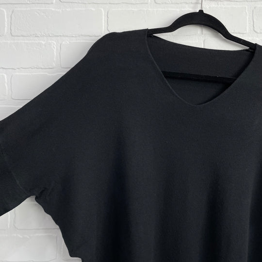 Tega V neck sweater top