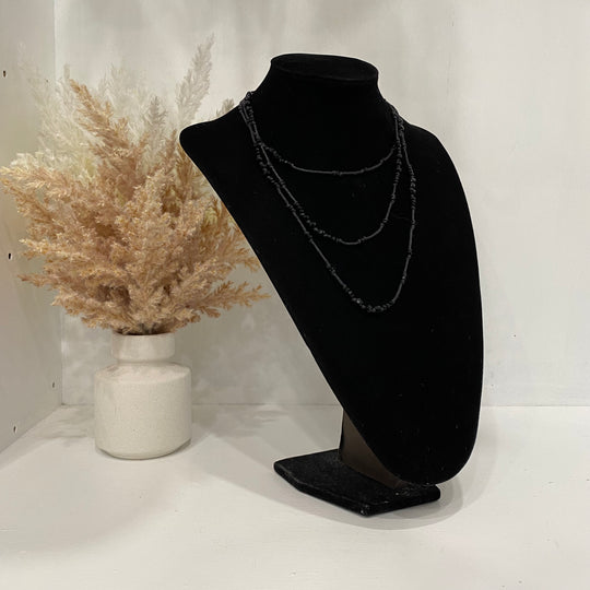 Collier de perles noires