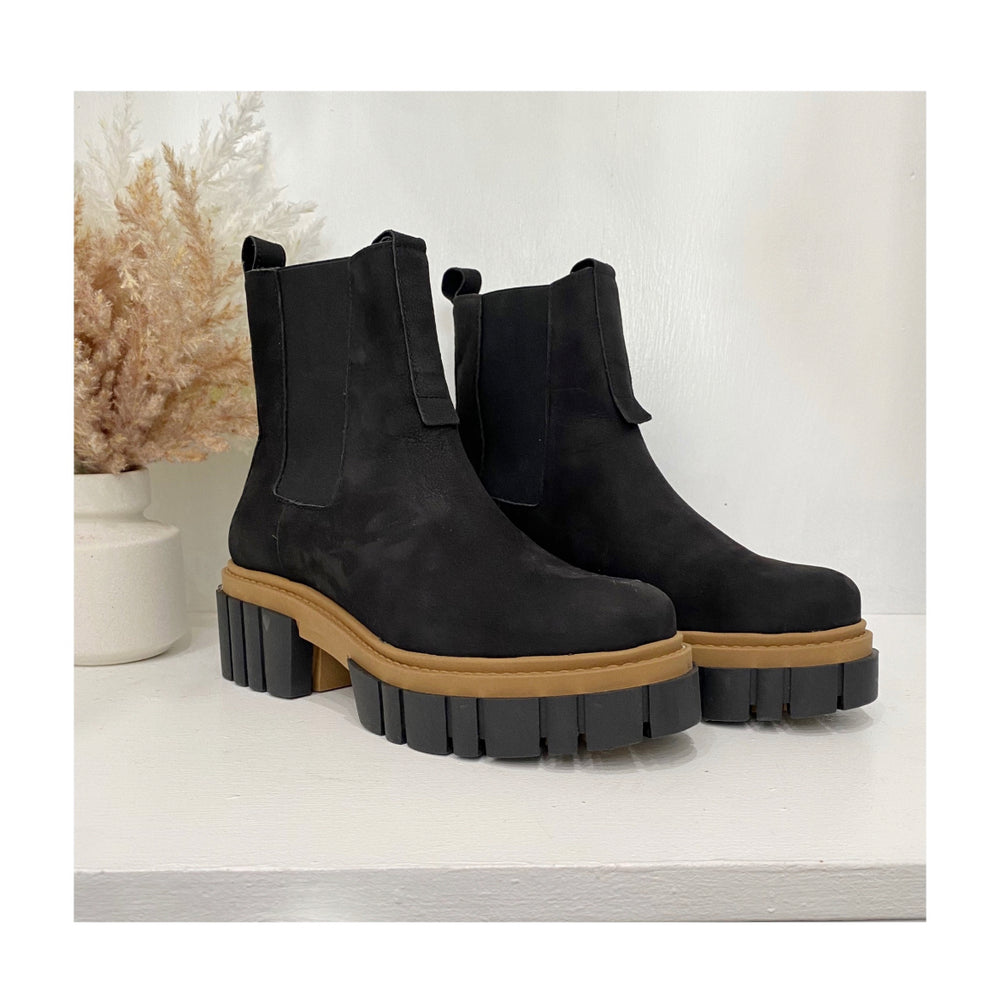 Classic Leather boots