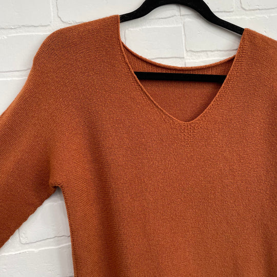 Tega V neck sweater top