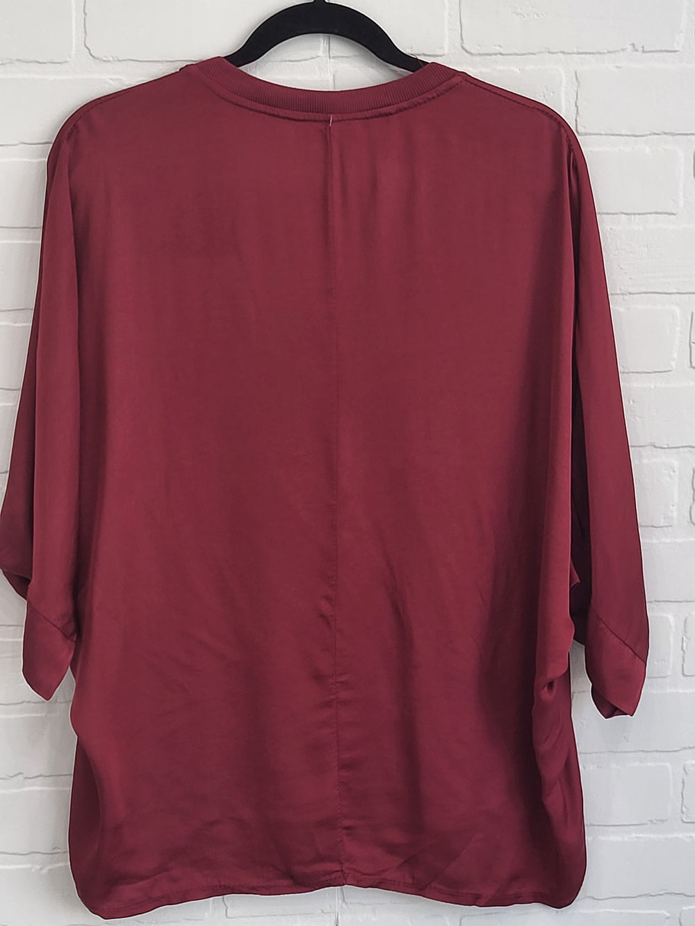 Belle Loose fit V-neck satin top