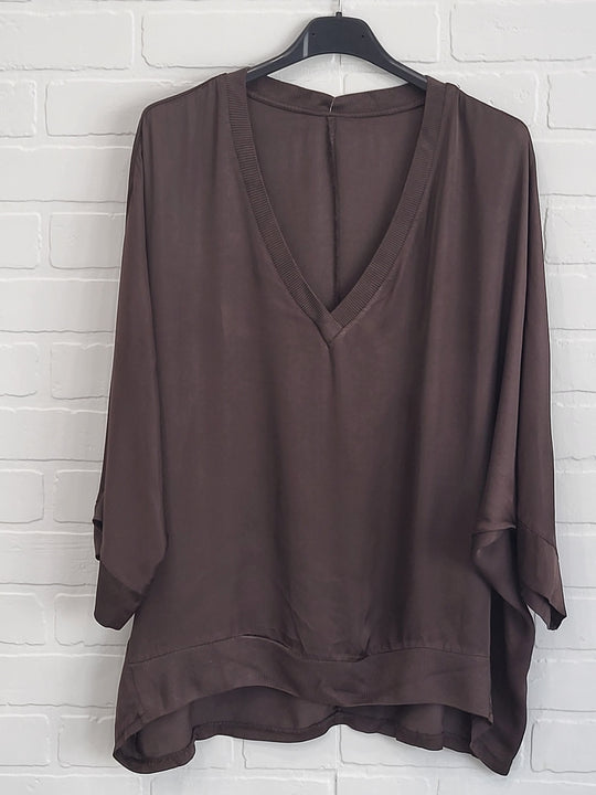 Belle Loose fit V-neck satin top