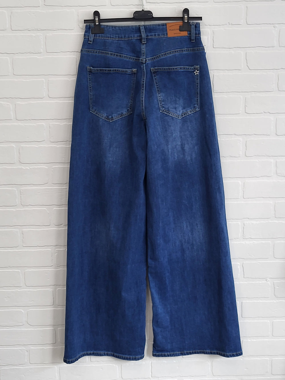 Wide leg jeans