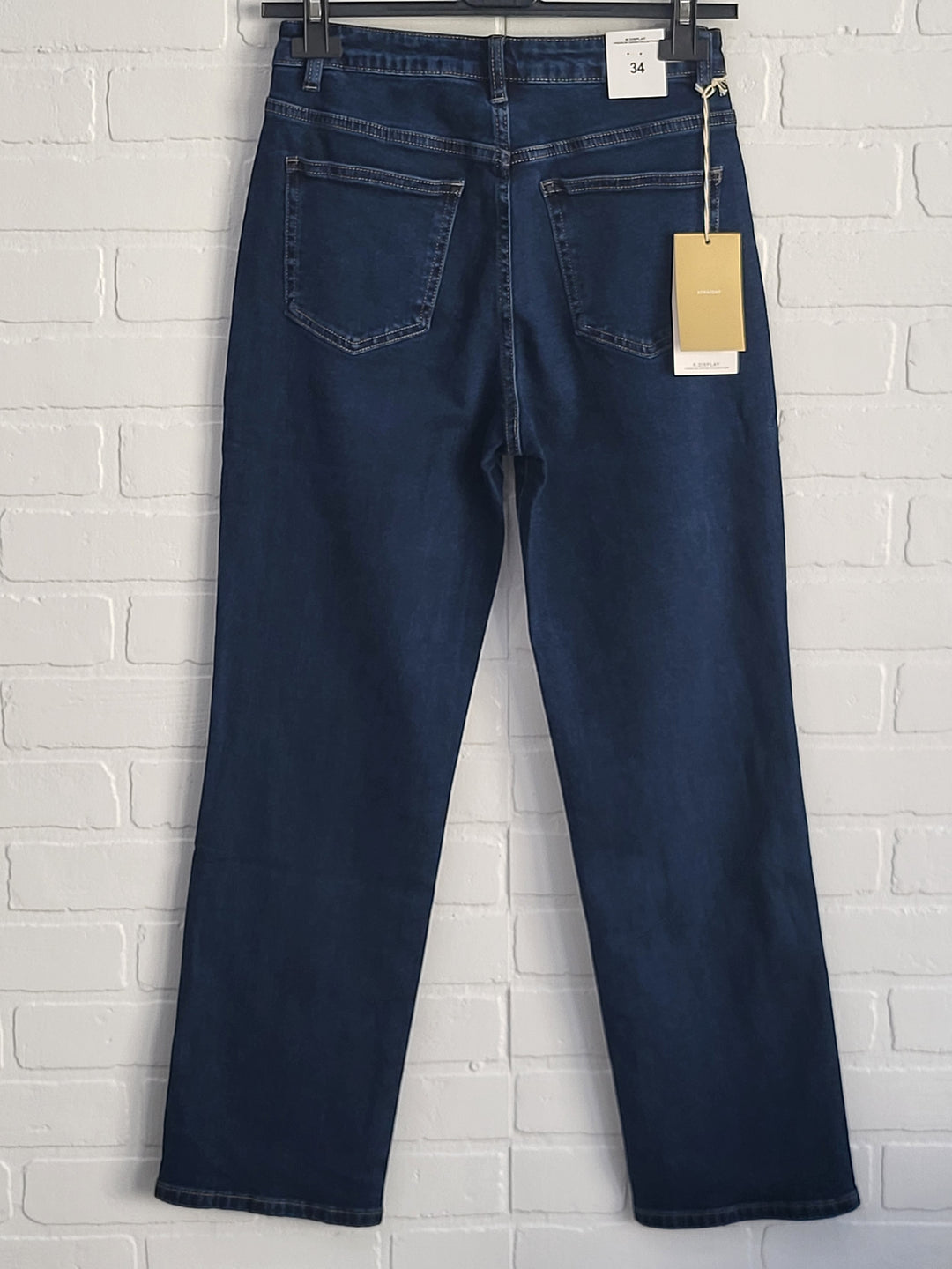 R.Display straight leg jeans