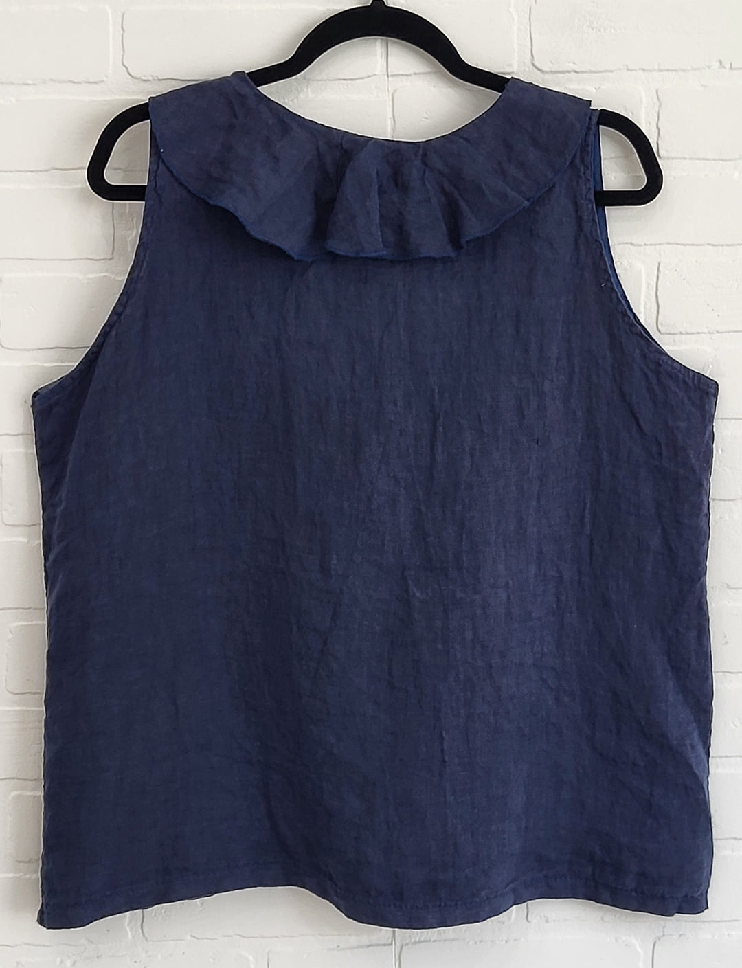 Slevless Ruffle Top
