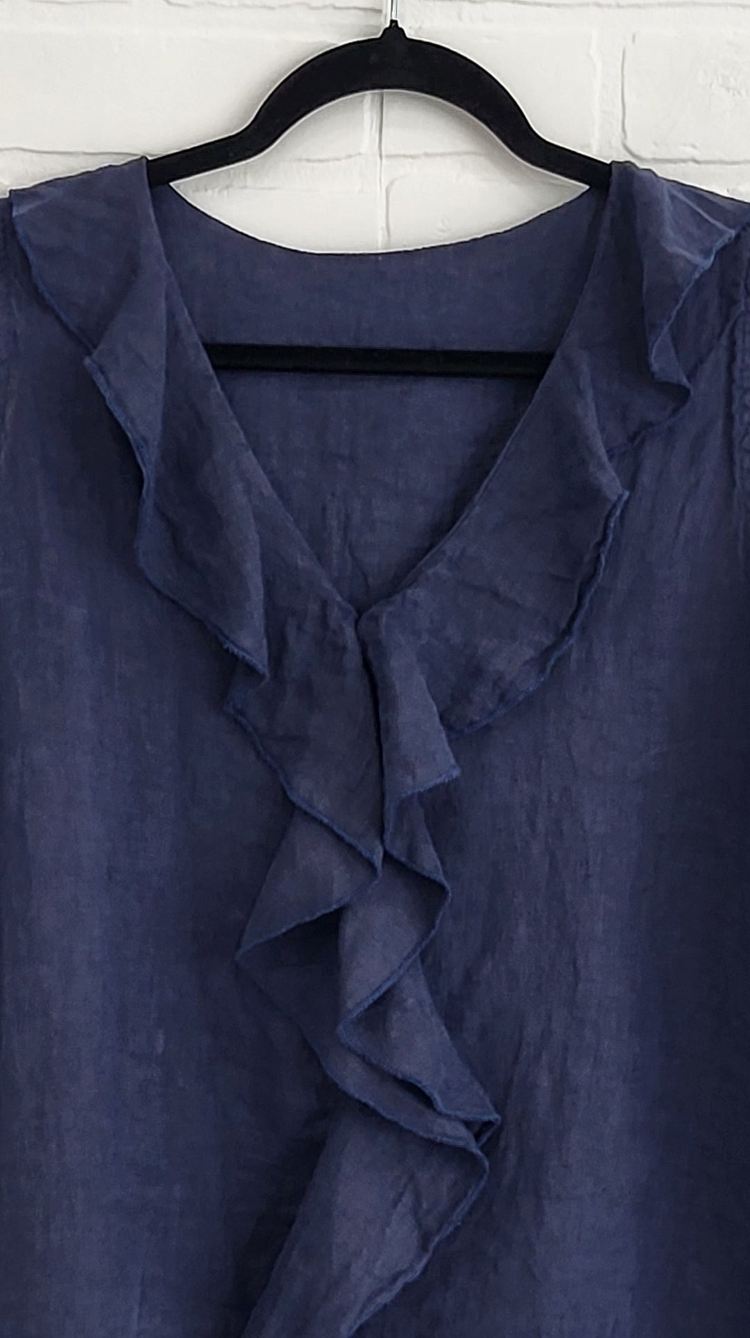 Slevless Ruffle Top