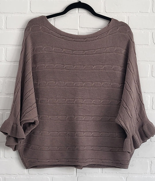Cable Stiched Ruffle 3/4 Sleeve Knit Top