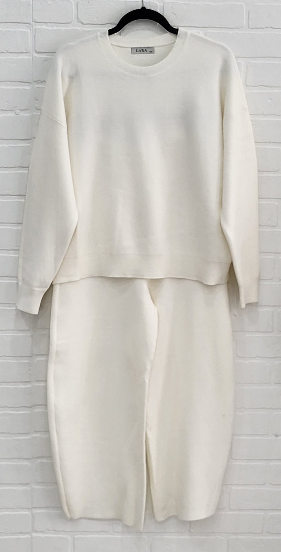 LaraKnit Set with Sequence Vest