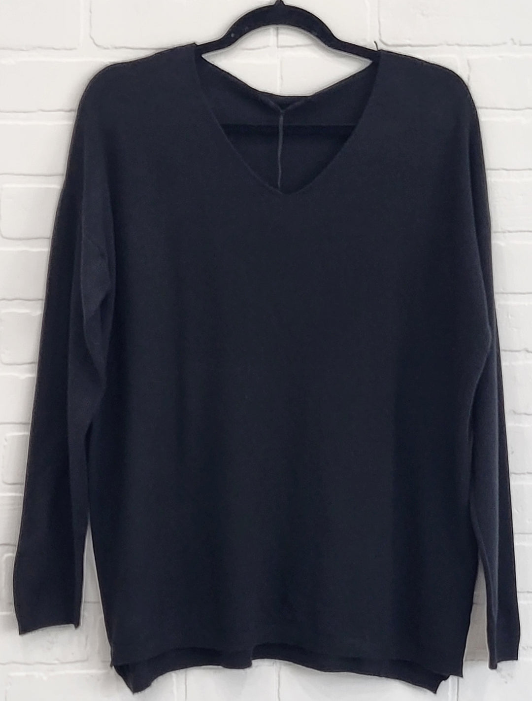 Avery High Low V-Sweater