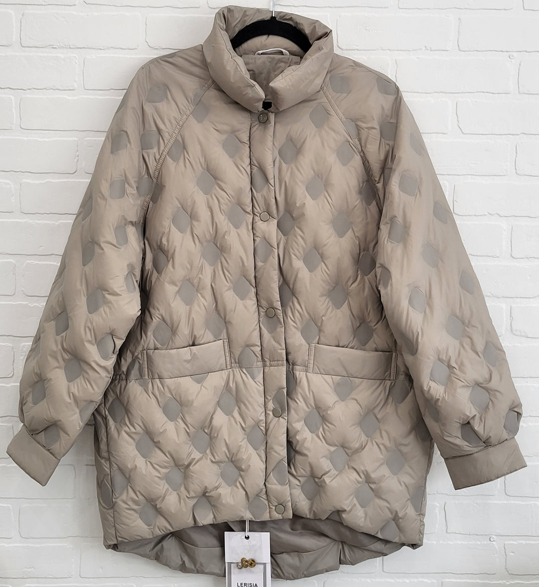 Light Weight Puffy Coat by Lerisia