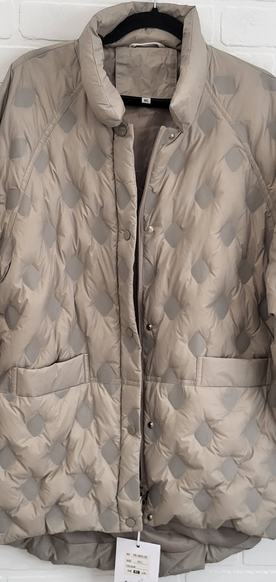 Light Weight Puffy Coat by Lerisia