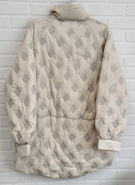 Light Weight Puffy Coat by Lerisia