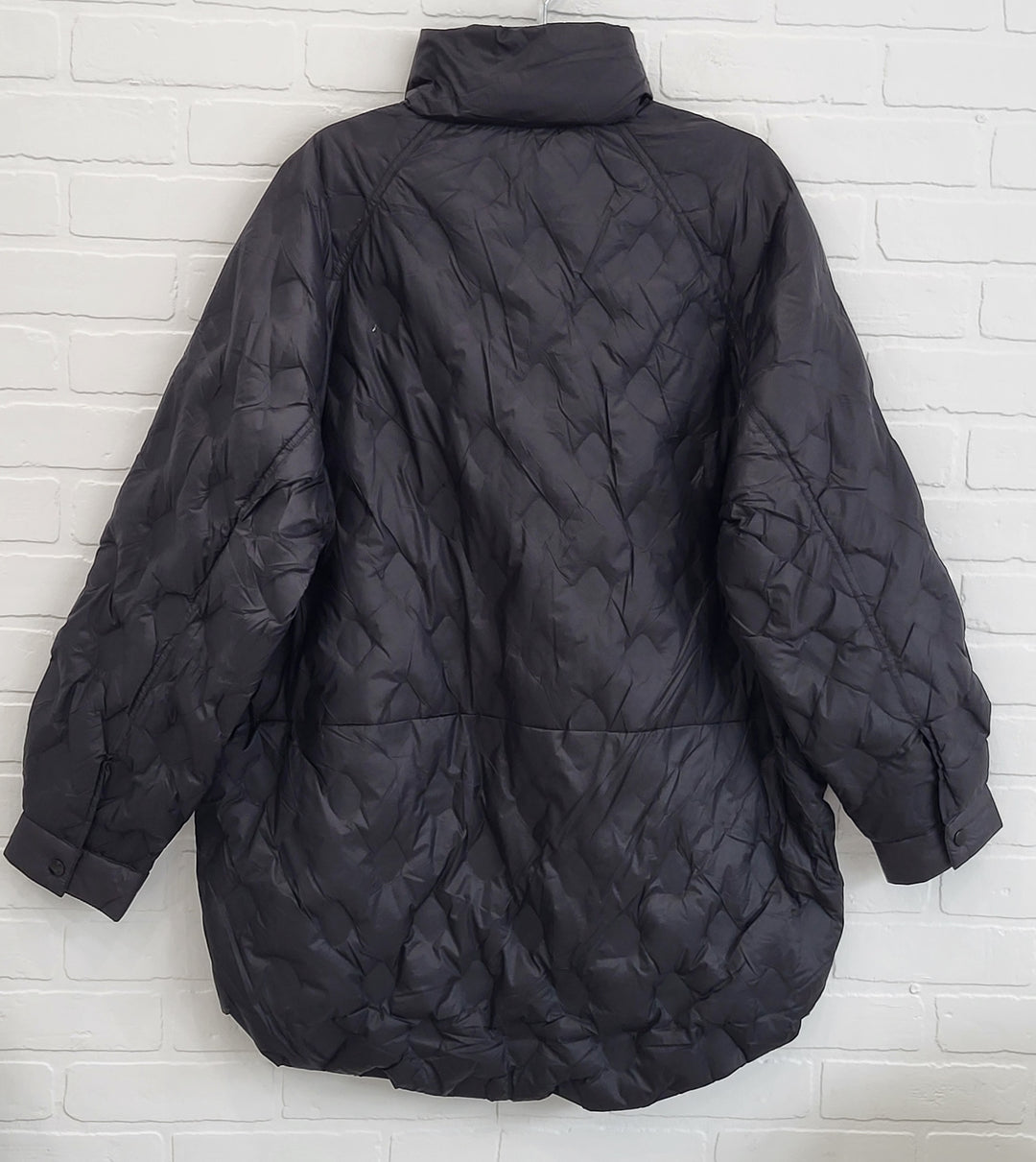 Light Weight Puffy Coat by Lerisia