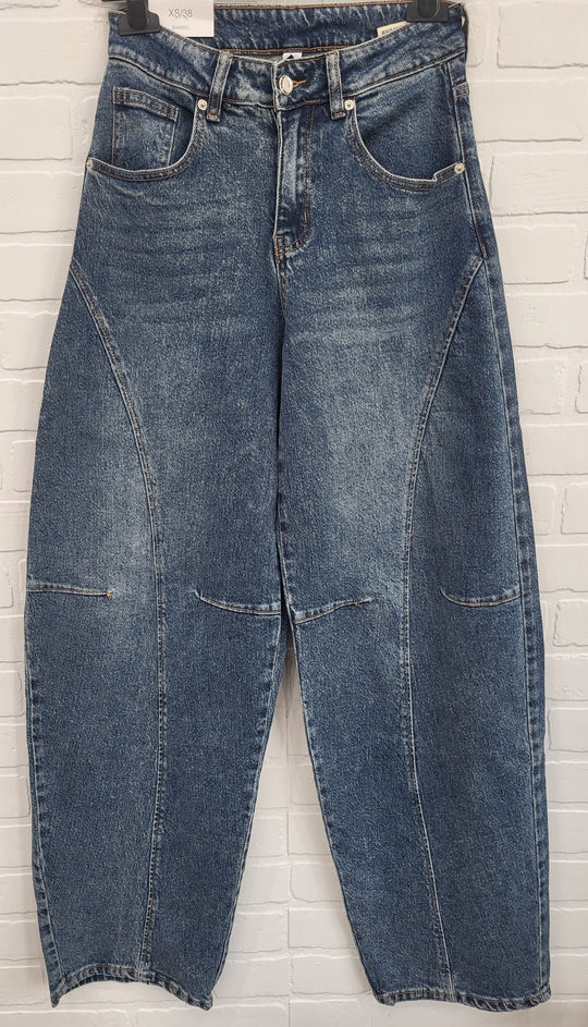 Adoro Barrel Jeans