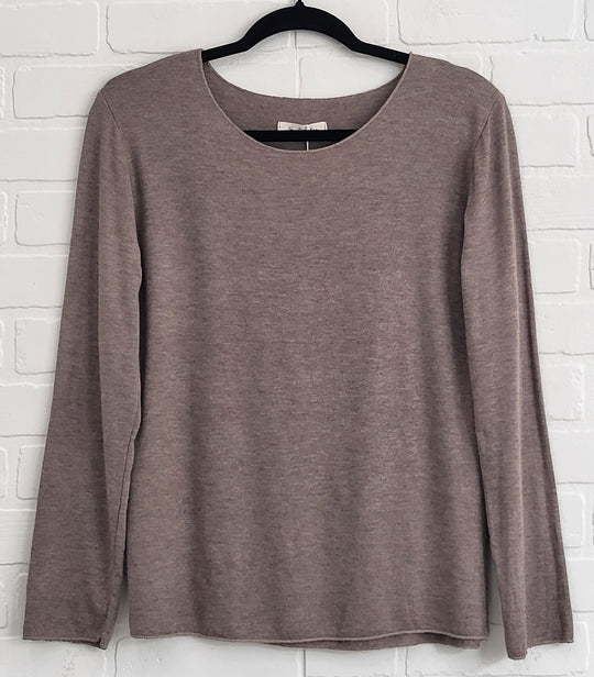 Ava Pullover Round Neckline