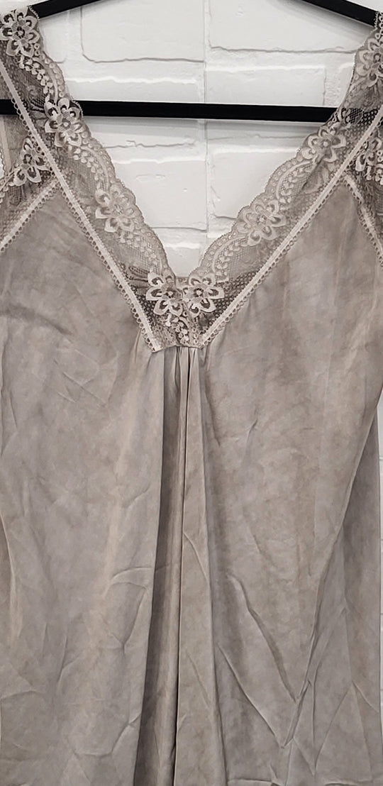 Sleevless Satin Top