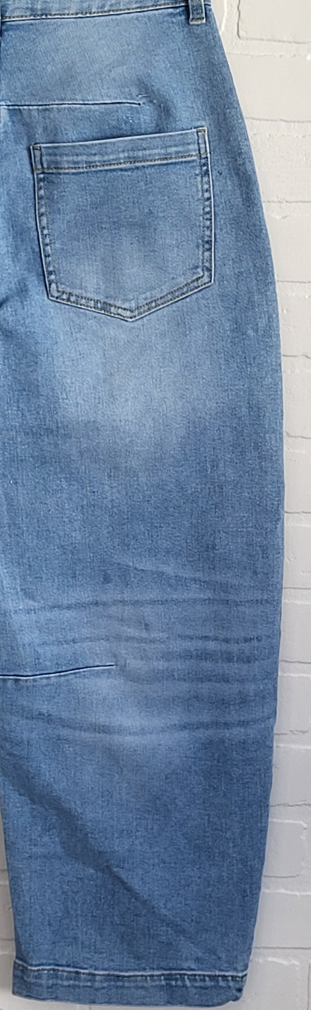 Bloom Appliqué Barrel Leg Tapered Jeans