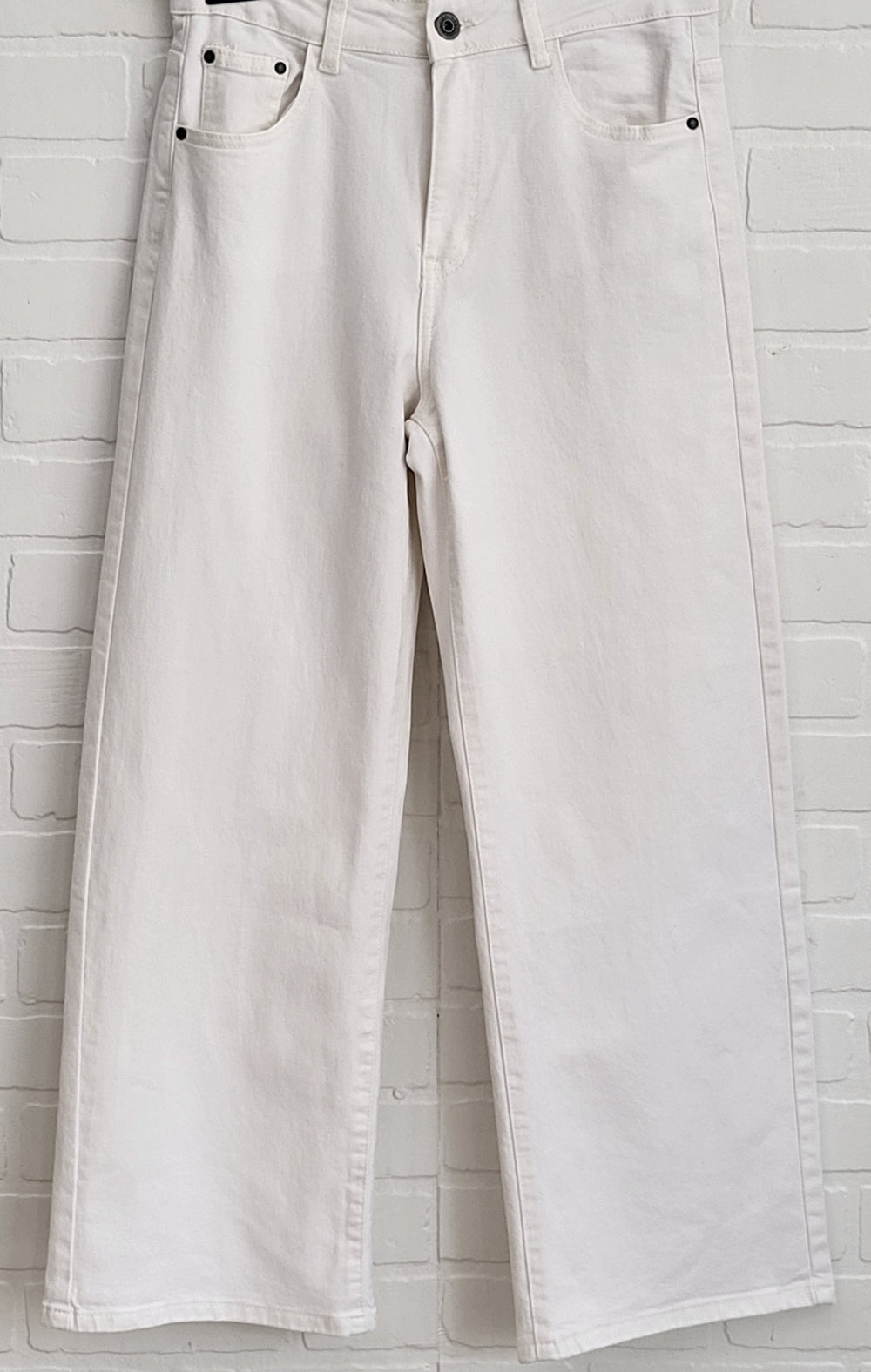 3D Cropped Straight Leg Jeans
