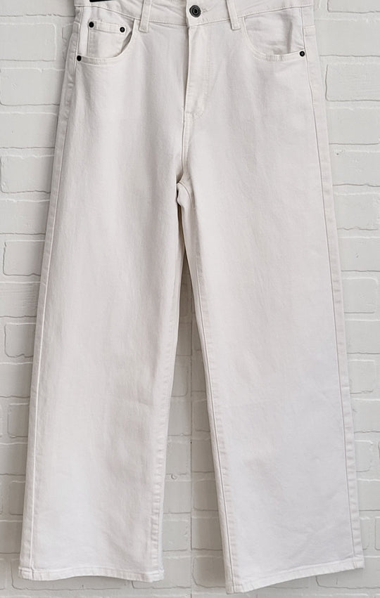 3D Cropped Straight Leg Jeans
