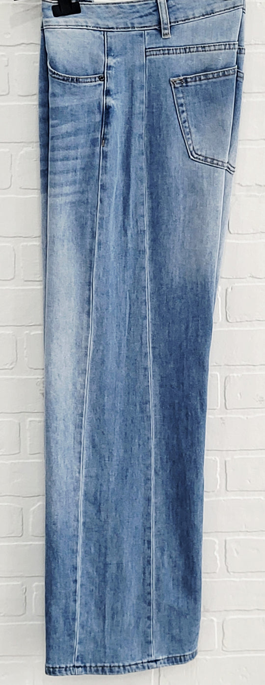 3D Stright Leg Light Denim Jeans