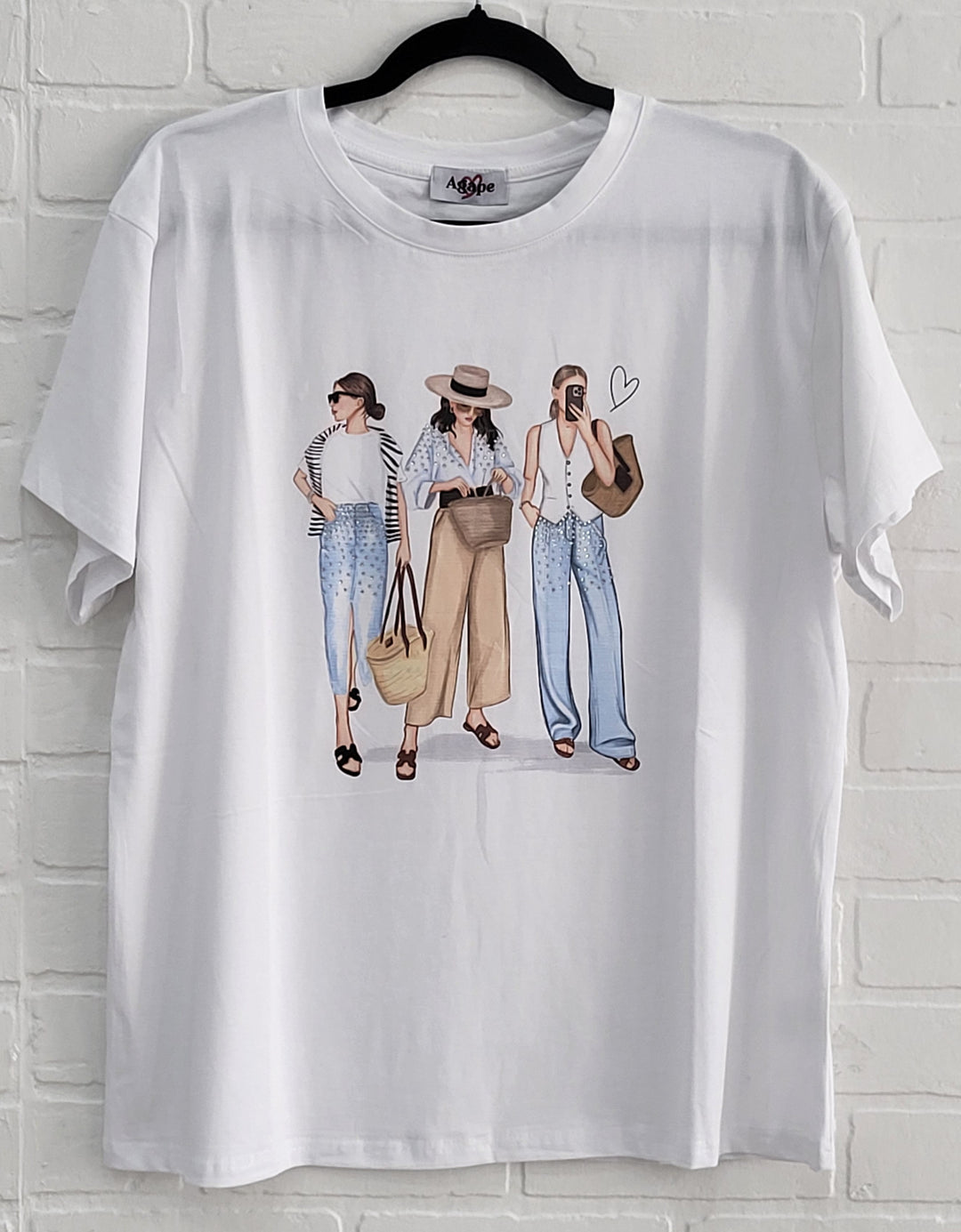 Agapi Style Muse Graphic Tee