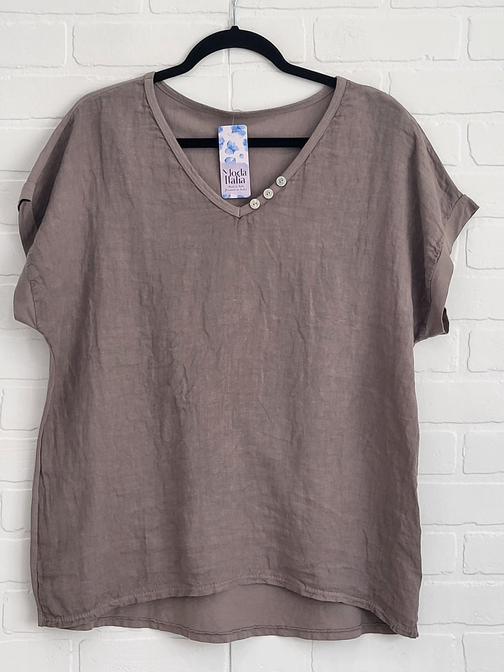 Linen Tee V-Neck with Buttons