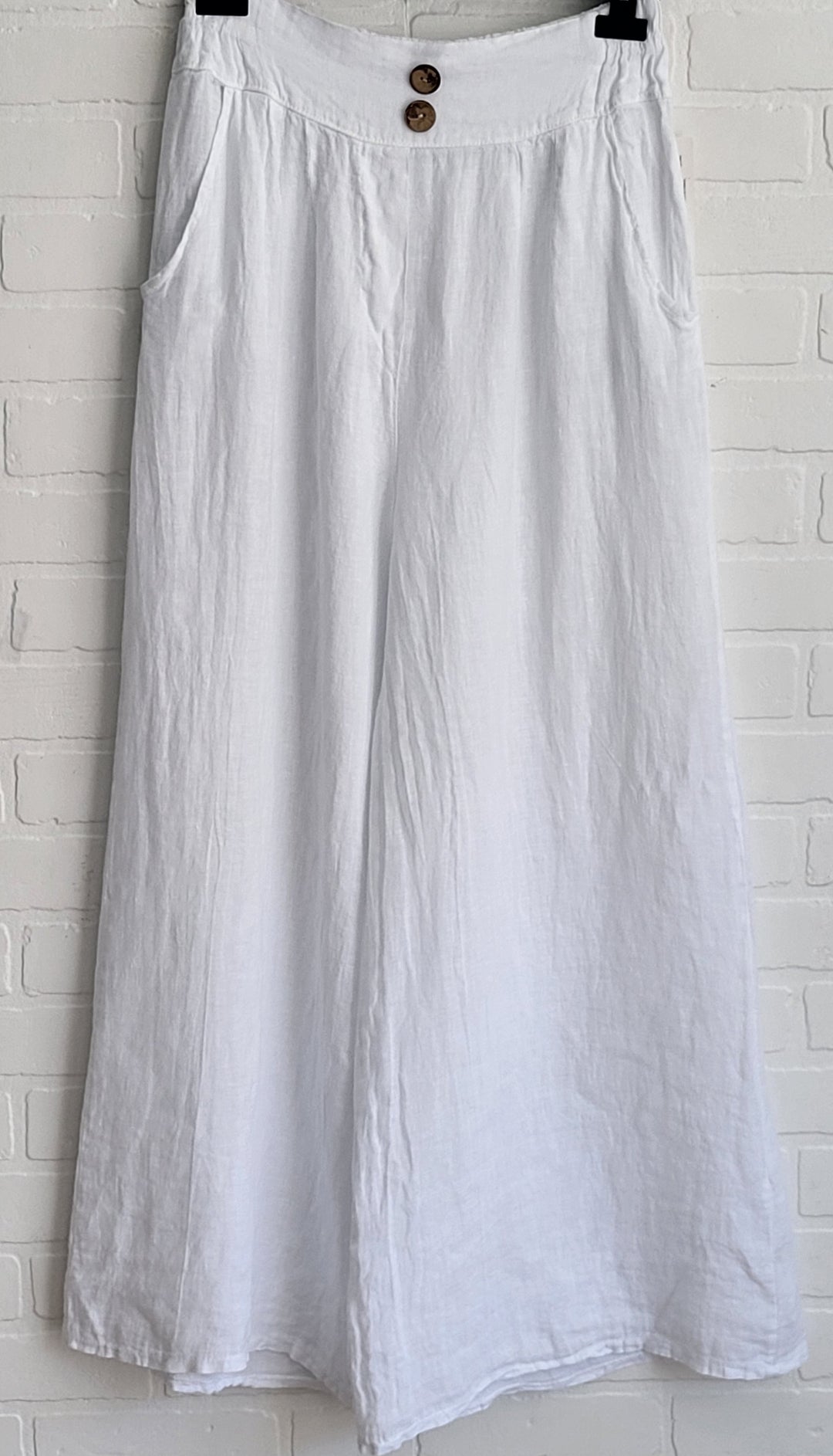 Marina Linen Pants Buttons Details