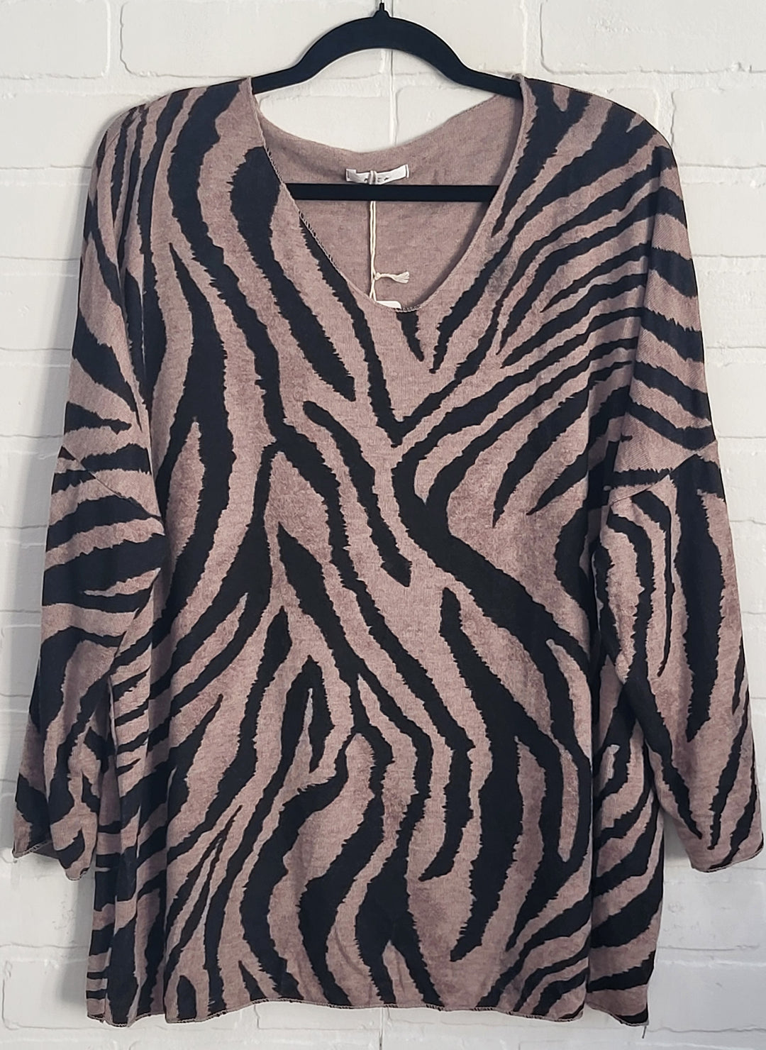 Ava-V-Zebra Drop Shoulders