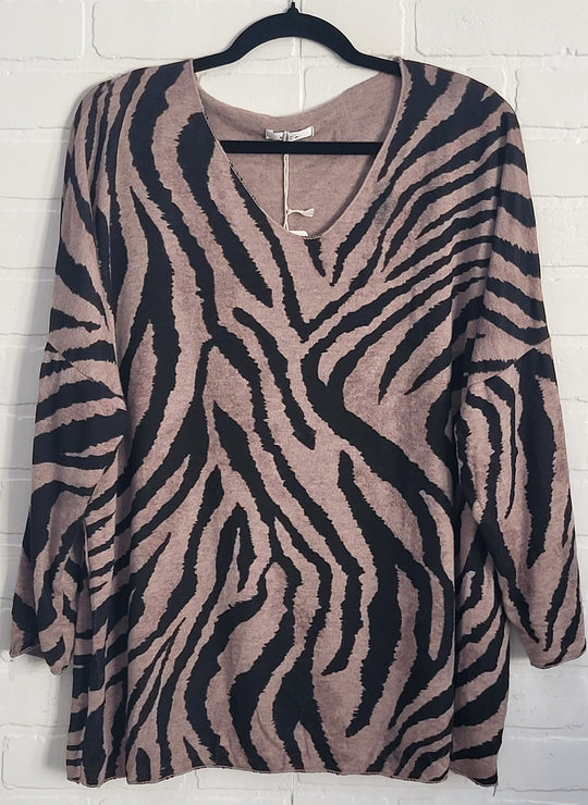 Ava-V-Zebra Drop Shoulders