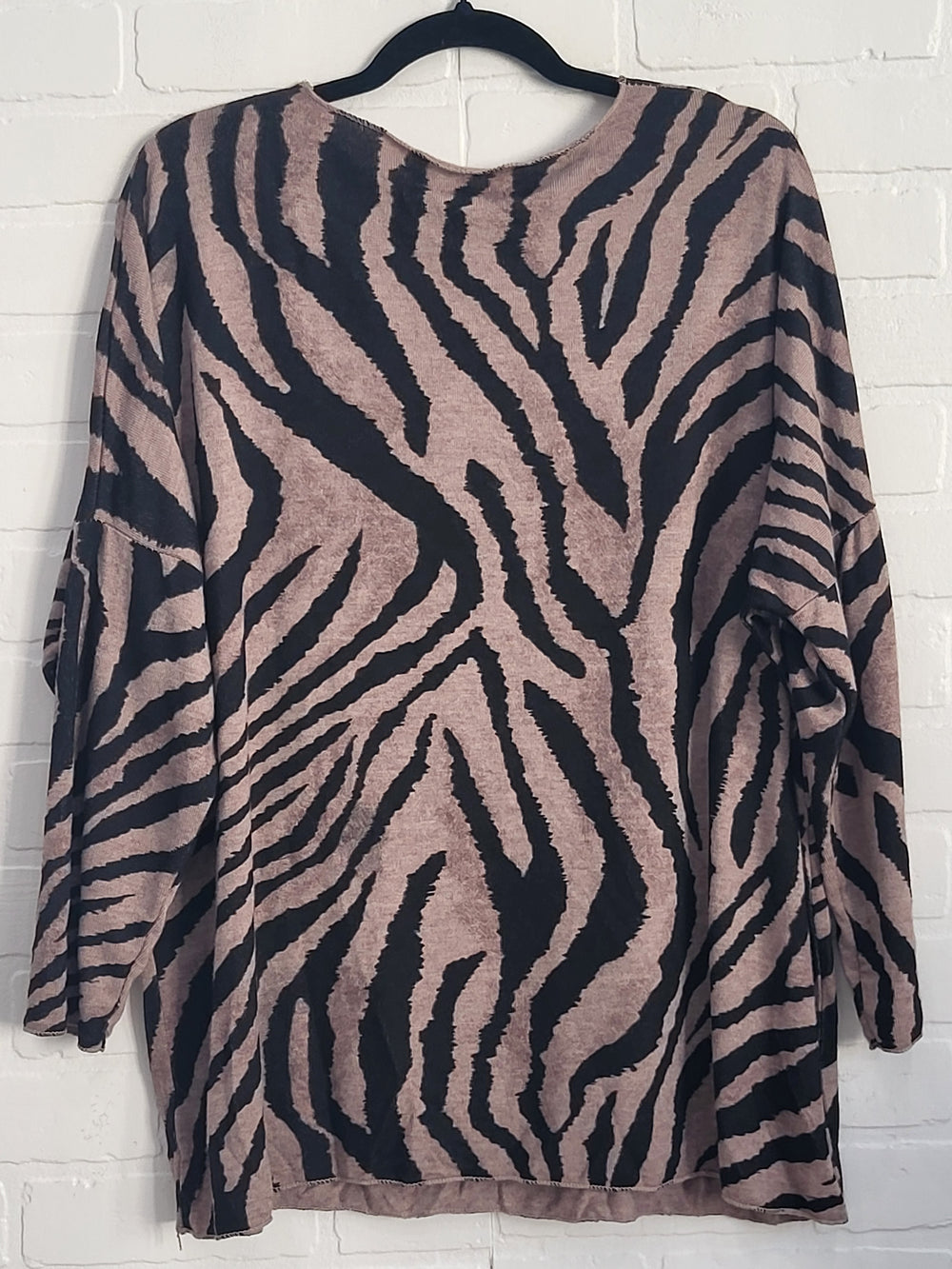Ava-V-Zebra Drop Shoulders