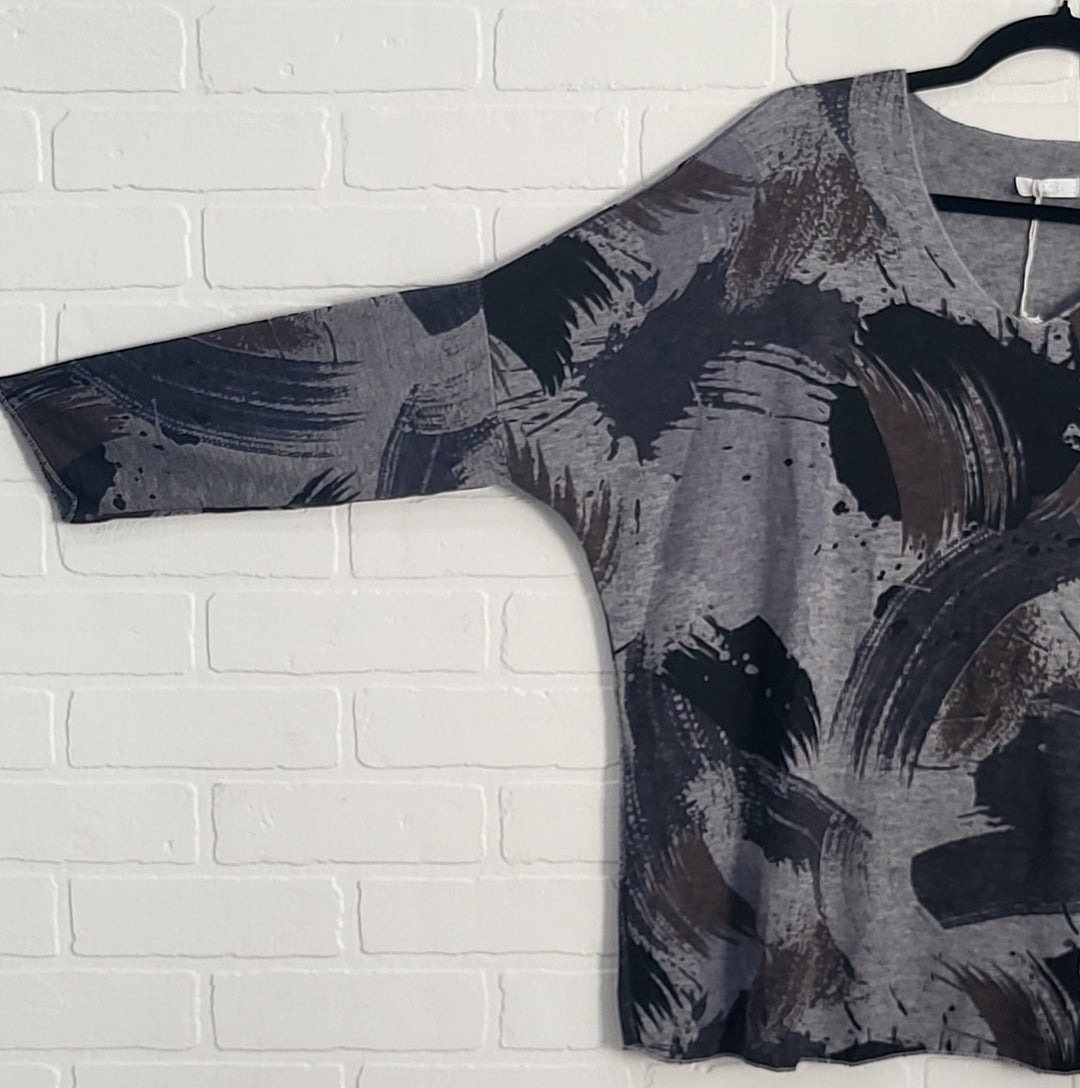 Ava Abstract Brushstrock Drop Shoulders Pullover