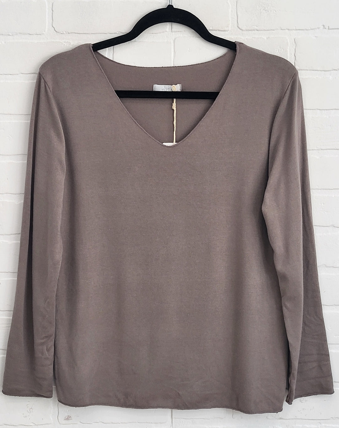 Ava-V-Basic Top
