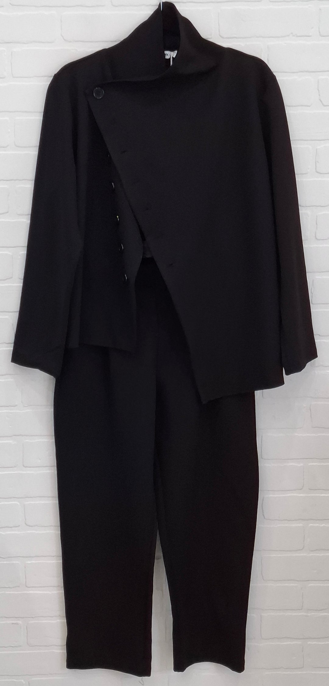 Evelyn Asymmetric Button Set