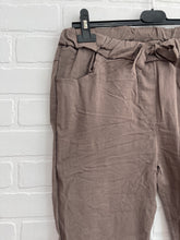 Load image into Gallery viewer, Classic Jogger Pants
