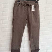 Load image into Gallery viewer, Classic Jogger Pants
