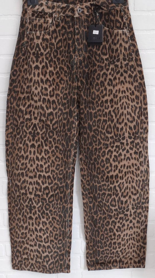 Ormi Corduroy Relaxed Barrel Pants